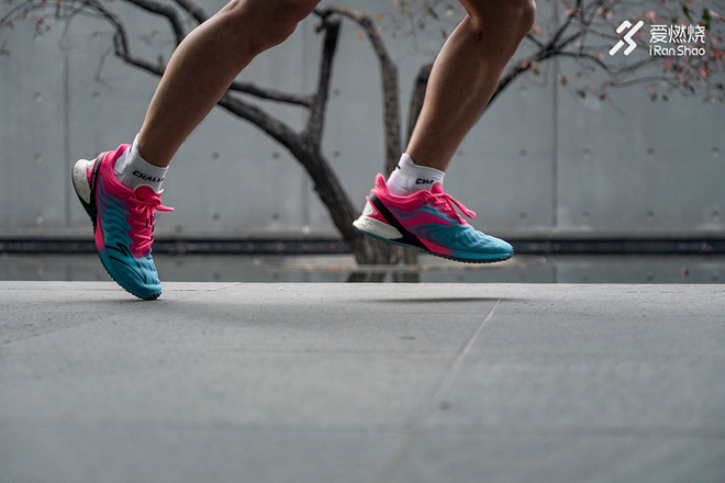 跑鞋 | 改变助力挑战 安踏C202 2.0