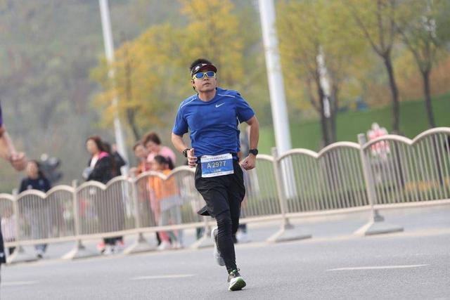 HUAWEI WATCH GT 2，商务型，运动芯