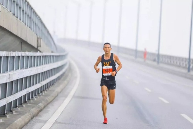 中国•长兴2019龙之梦•太湖图影国际马拉松开跑 万名跑者享受狂欢