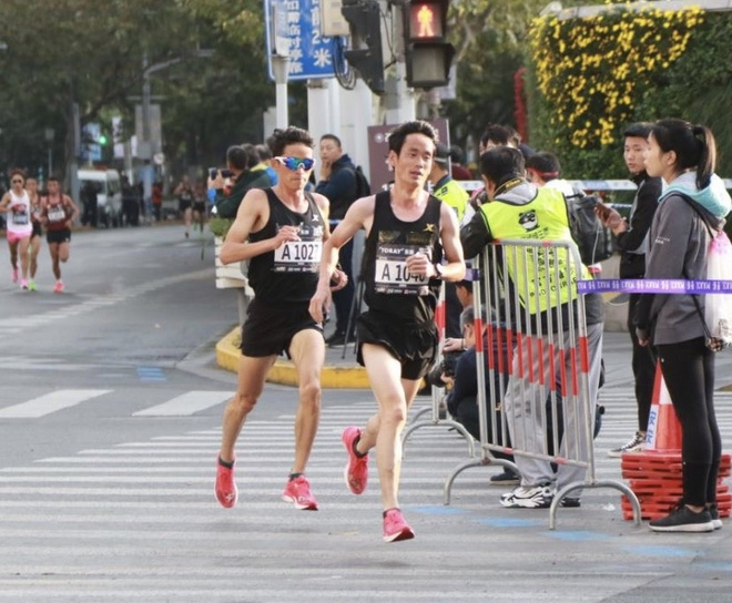 他们如何赢得“史上最热”上马？杨定宏、贾俄仁加、李芷萱师徒专访