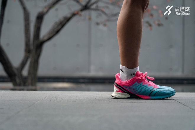跑鞋 | 改变助力挑战 安踏C202 2.0