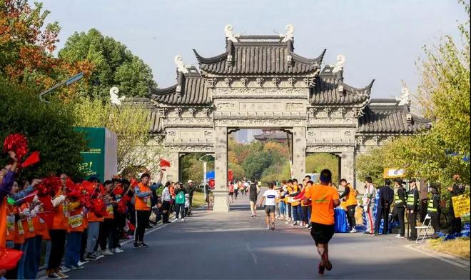 “奔跑吧！黄冈”居然之家-2019黄冈国际半程马拉松11月2日鸣枪开跑