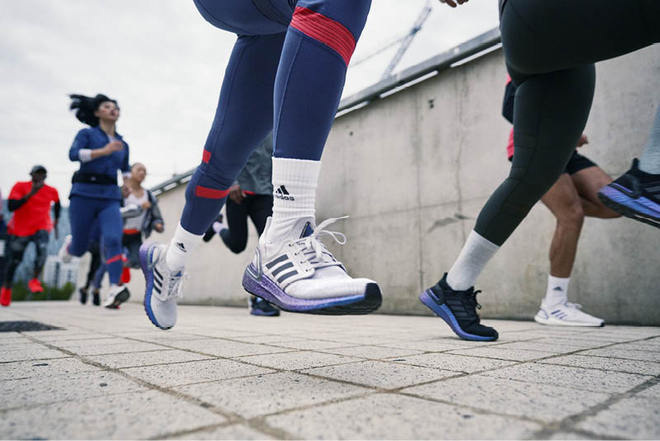 跑鞋上天，法力无边