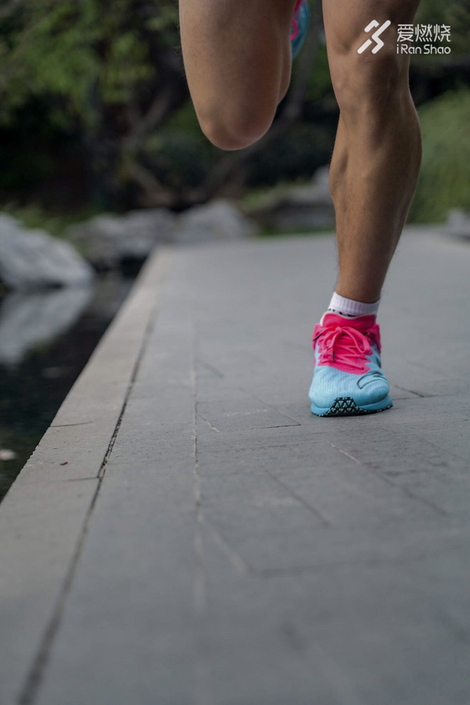 跑鞋 | 改变助力挑战 安踏C202 2.0