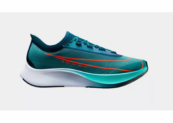 Nike Zoom系列箱根配色发售 基普乔格蝉联年度最佳男运动员| 跑圈十件事