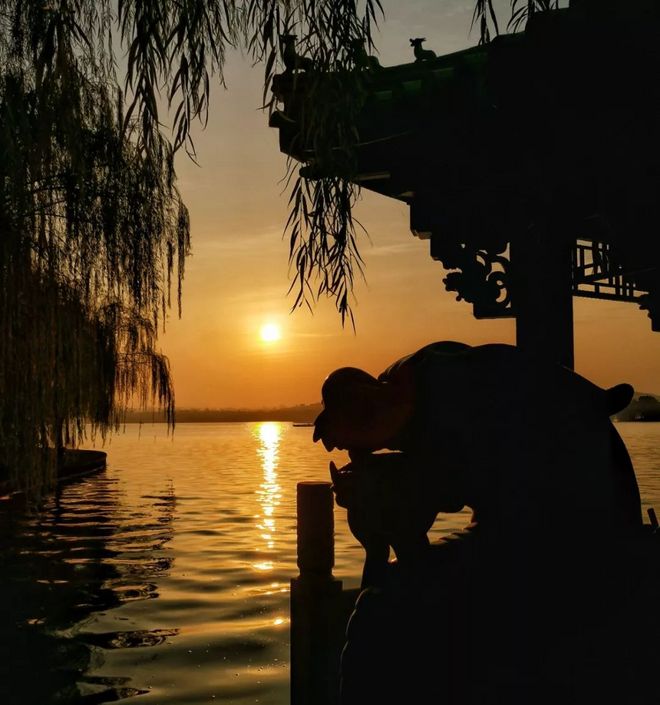 我去西湖跑半马，偶遇跑者施一公