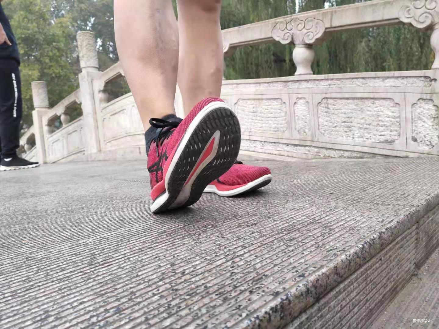 挑战更远的远方-亚瑟士GLIDERIDE评测报告