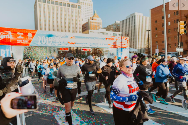 1:21:24！这个辣妈推着宝宝跑完了半马