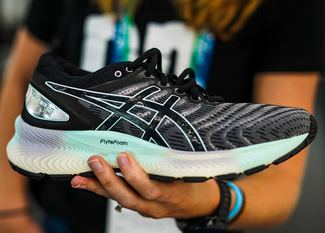 如何判断跑鞋合不合脚？