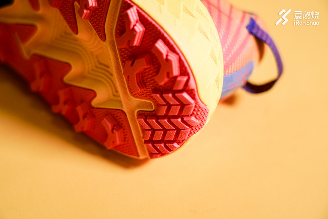 开箱 | 放“肆”去野 HOKA ONE ONE SPEEDGOAT4