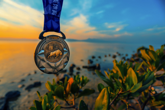 【深圳马拉松】2019深马奖牌、服装亮相，七年深马重磅出击