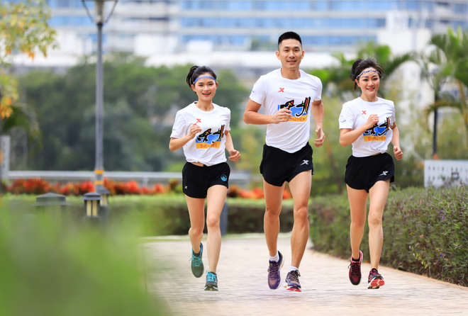 【深圳马拉松】2019深马奖牌、服装亮相，七年深马重磅出击