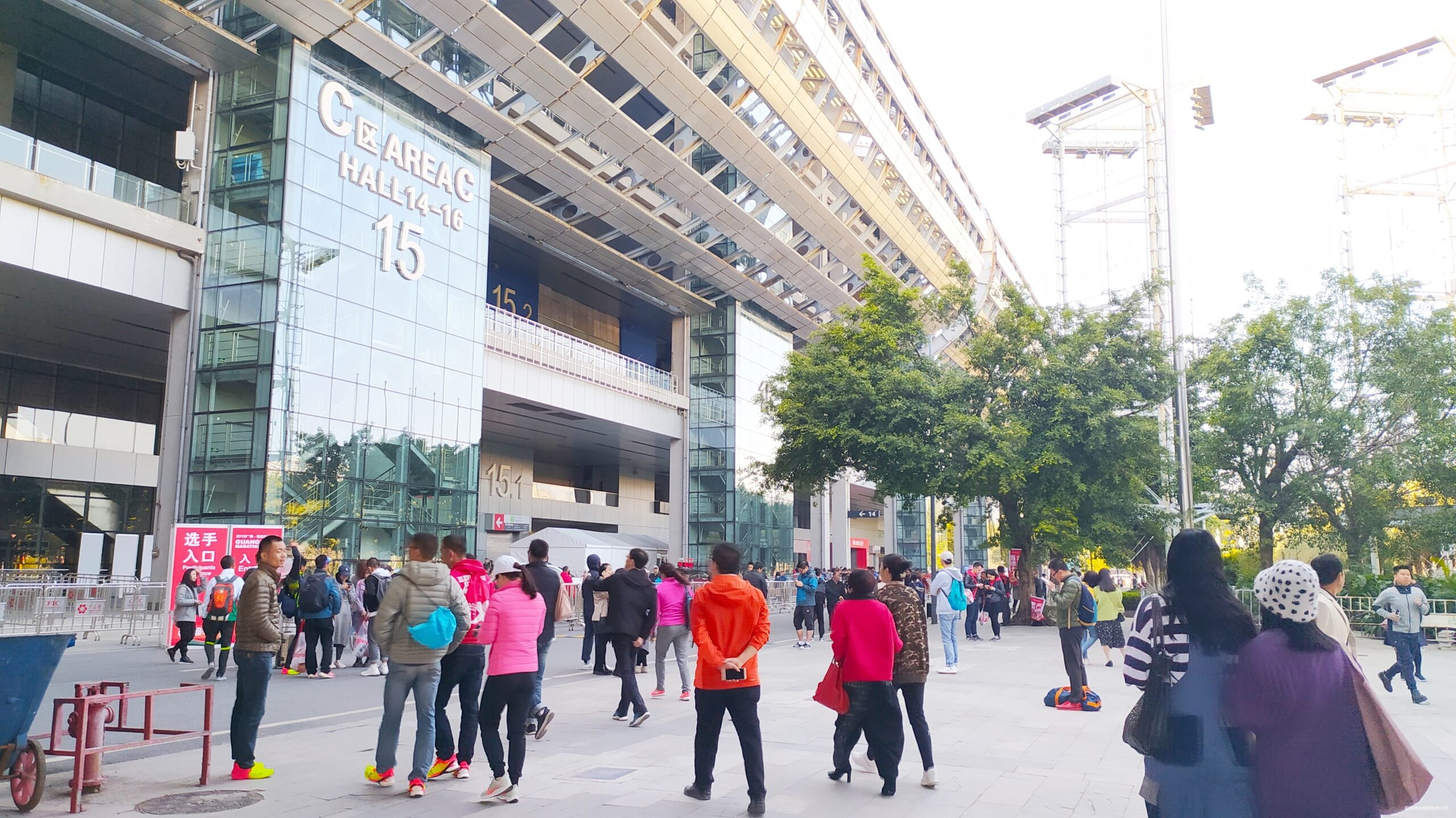 一起慢慢，数数羊城几只羊？——记2019广州马拉松（by跑到地老天荒）