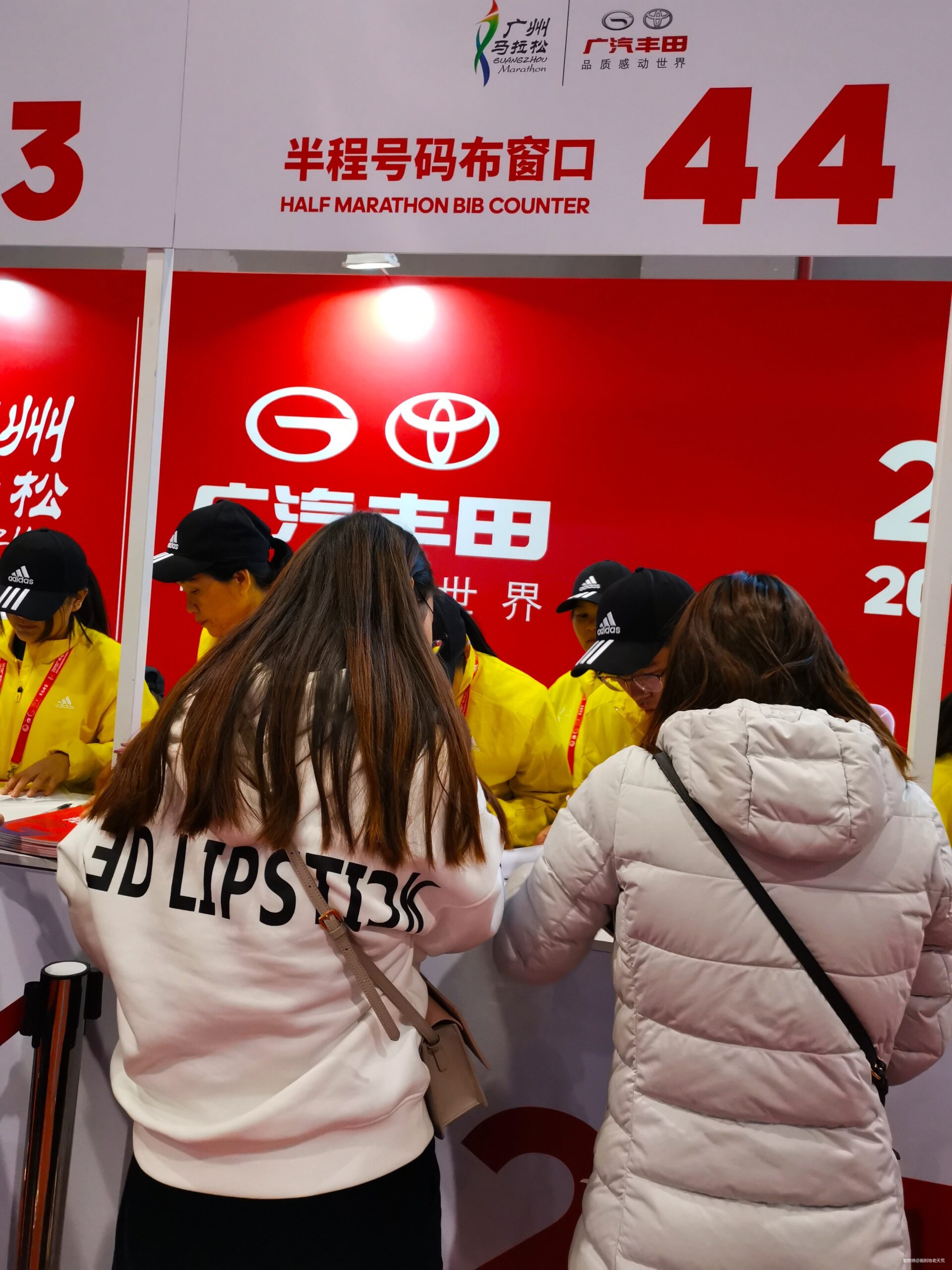 一起慢慢，数数羊城几只羊？——记2019广州马拉松（by跑到地老天荒）