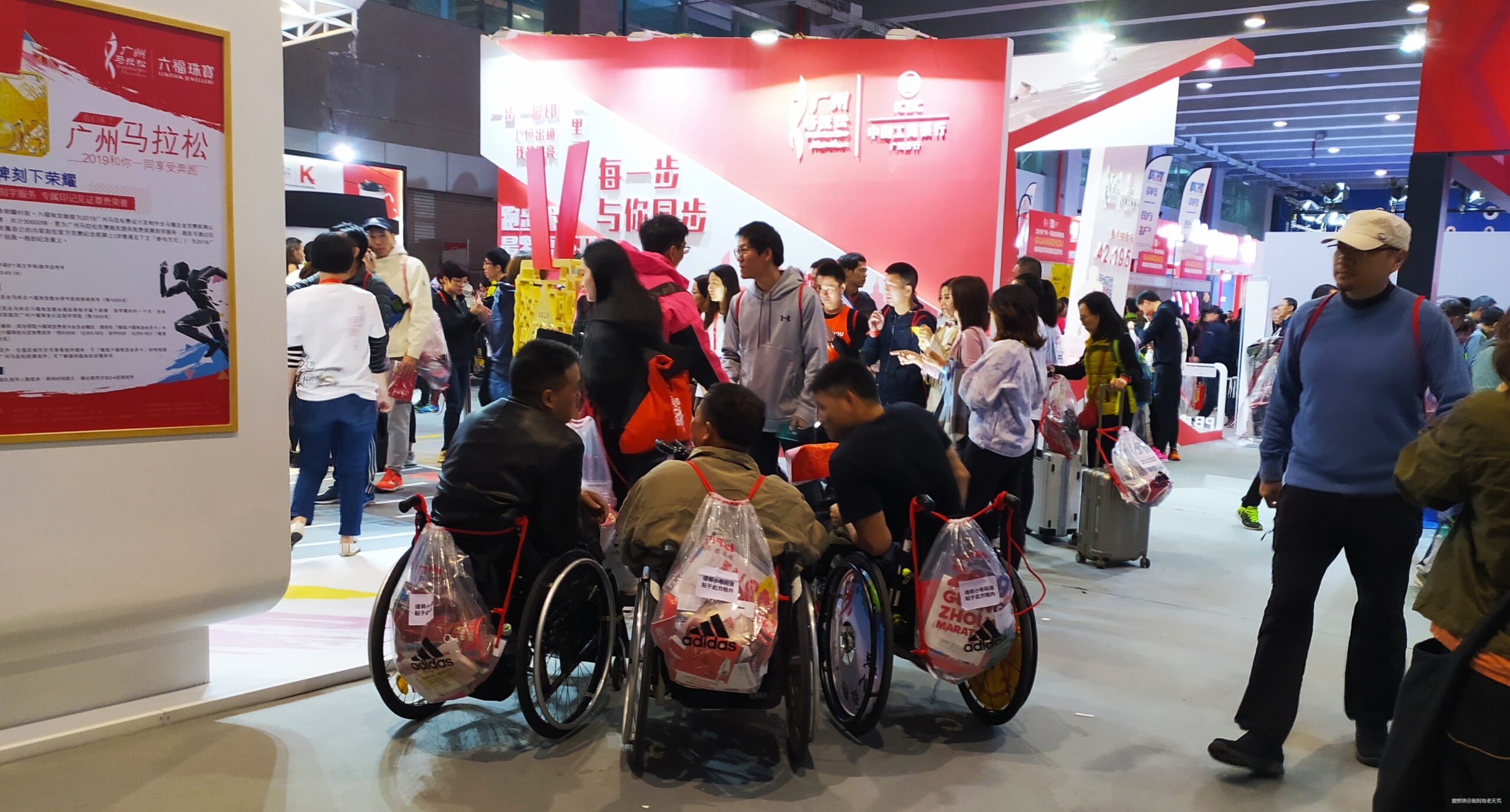 一起慢慢，数数羊城几只羊？——记2019广州马拉松（by跑到地老天荒）