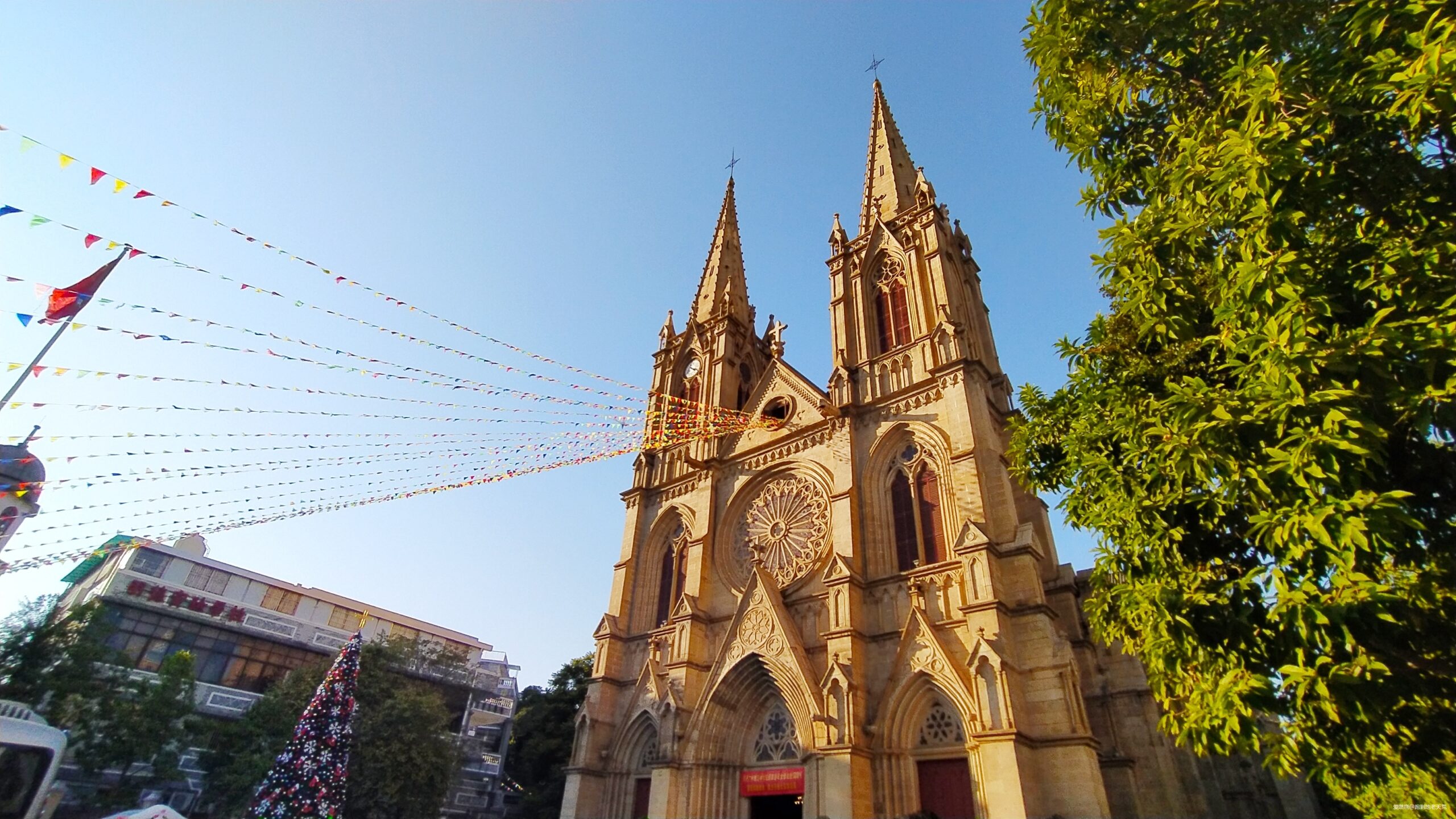 一起慢慢，数数羊城几只羊？——记2019广州马拉松（by跑到地老天荒）