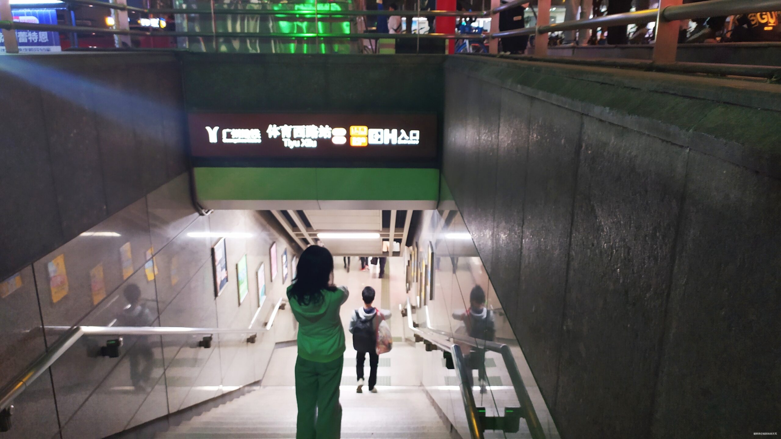 一起慢慢，数数羊城几只羊？——记2019广州马拉松（by跑到地老天荒）