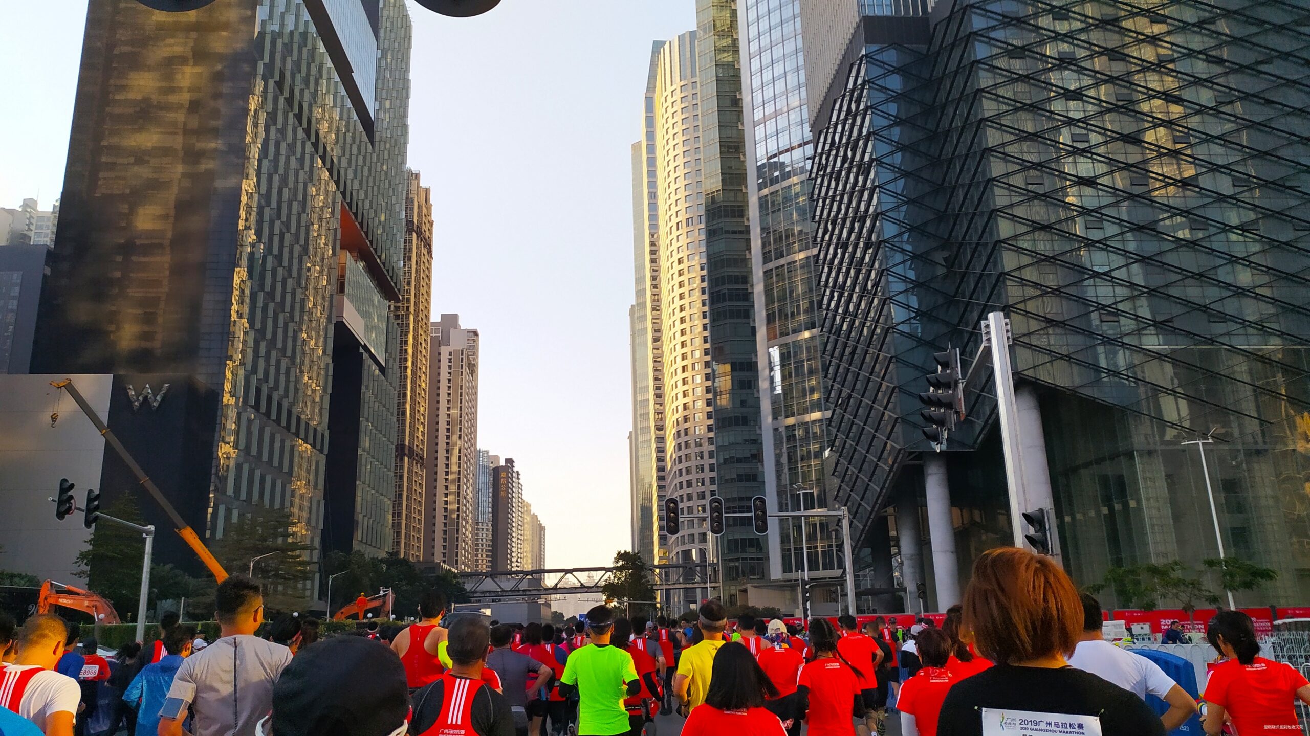 一起慢慢，数数羊城几只羊？——记2019广州马拉松（by跑到地老天荒）