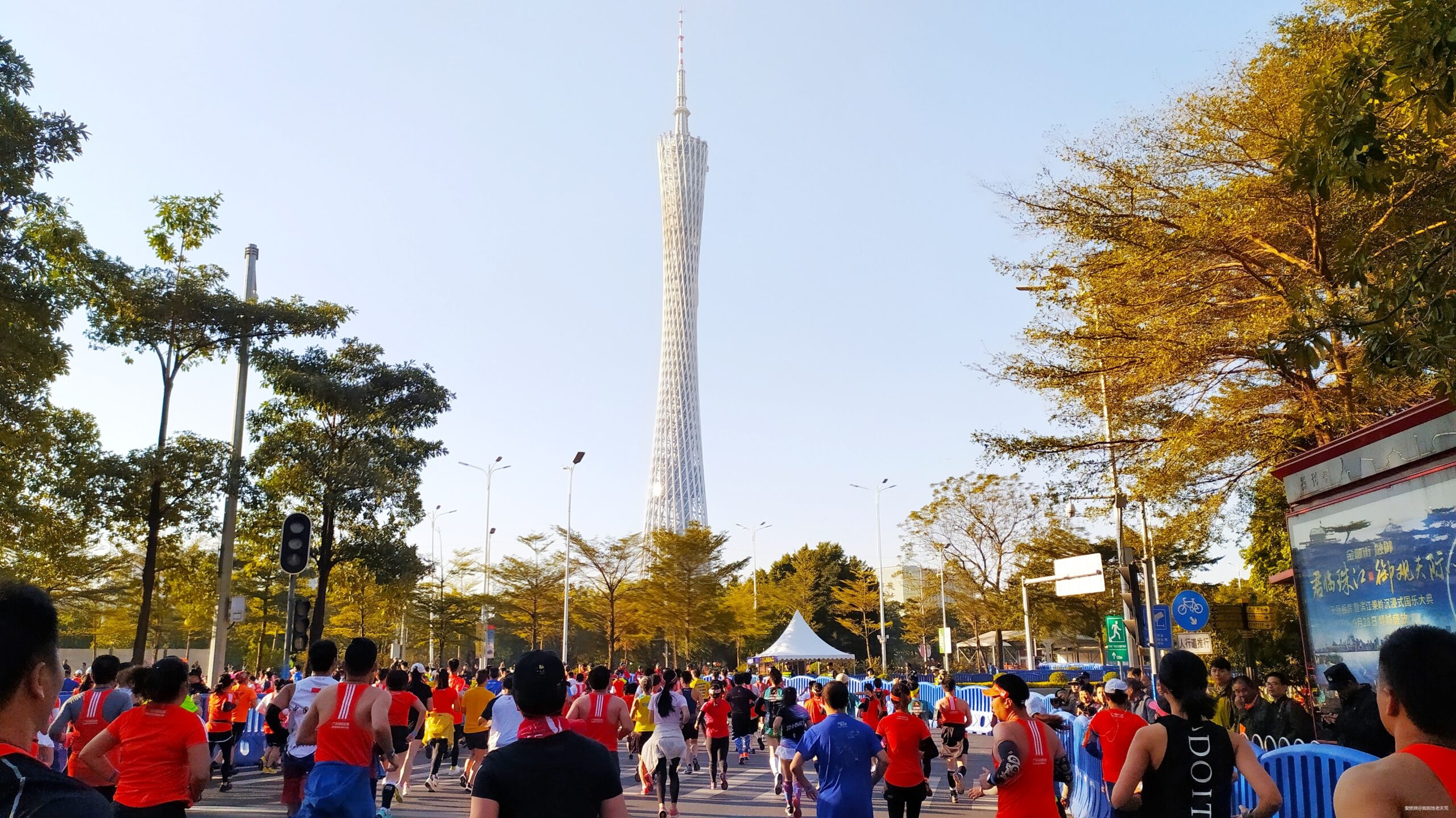 一起慢慢，数数羊城几只羊？——记2019广州马拉松（by跑到地老天荒）