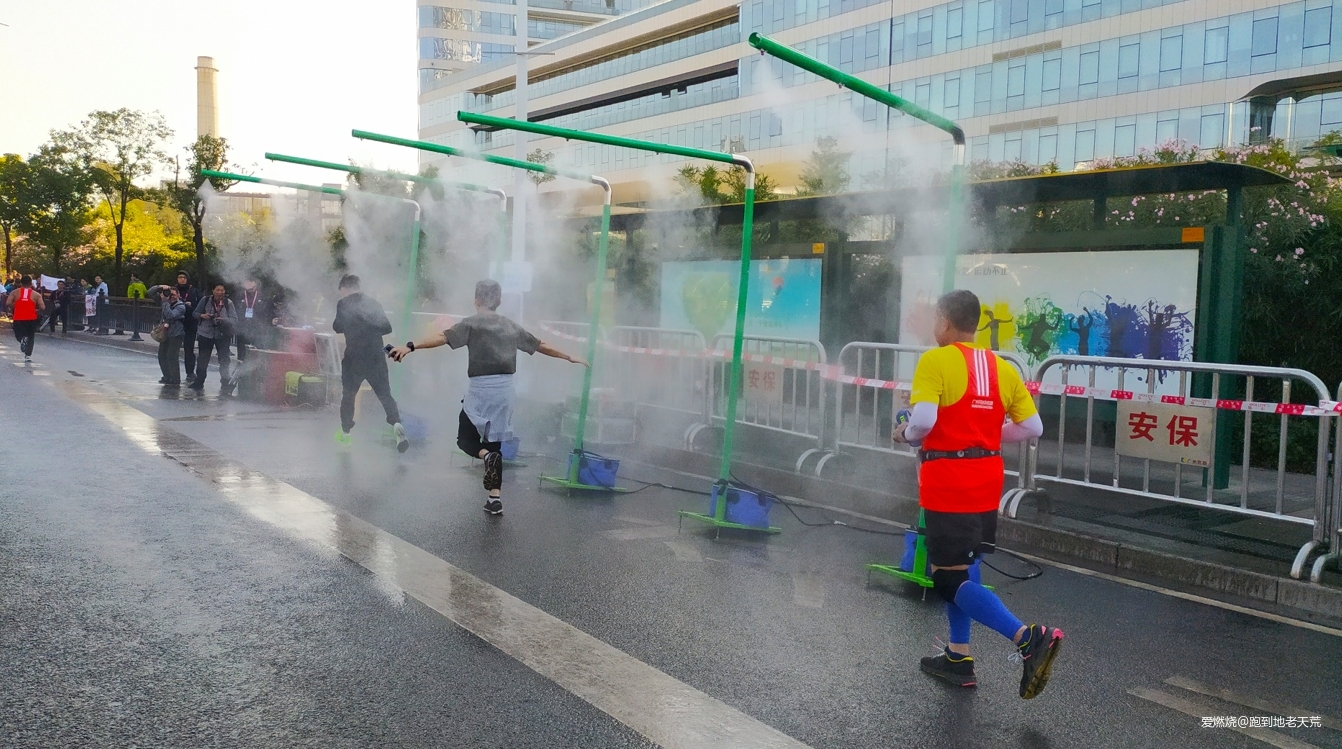 一起慢慢，数数羊城几只羊？——记2019广州马拉松（by跑到地老天荒）