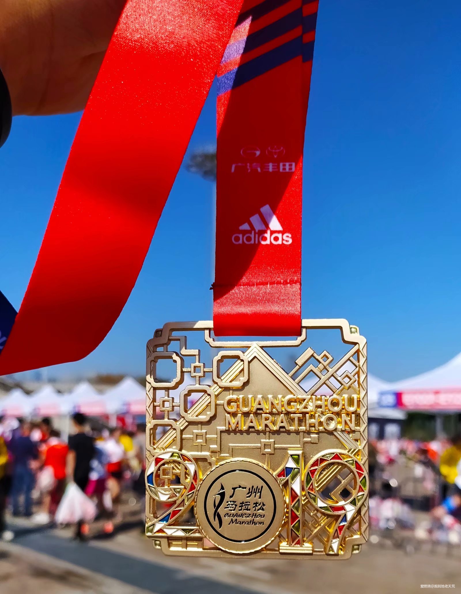 一起慢慢，数数羊城几只羊？——记2019广州马拉松（by跑到地老天荒）