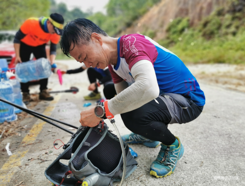 深圳百英里穿越一座城  百公里弃赛是技不如人