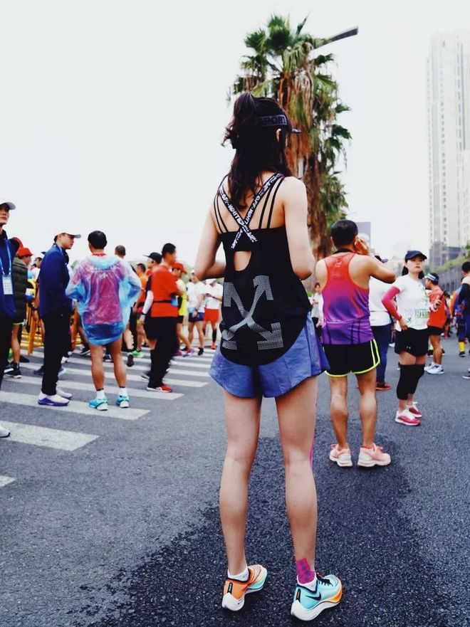 一个跑渣得想点儿什么才能熬过42.195公里？