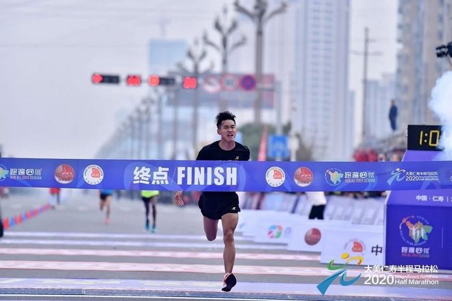 10公里路跑世界纪录再度刷新 基普桑违反兴奋剂条例将被禁赛 | 跑圈十件事