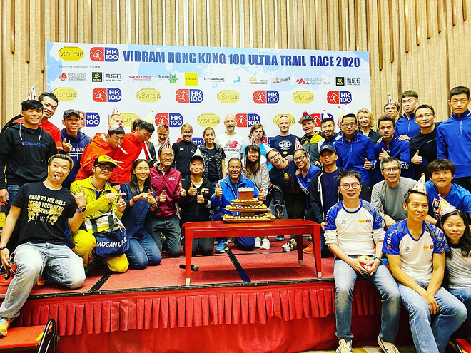 10:00:17！游培泉获2020港百冠军！细数港百十年精彩瞬间