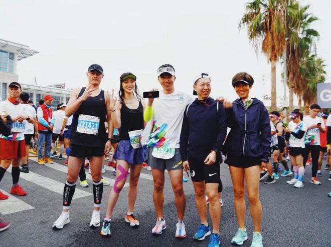 一个跑渣得想点儿什么才能熬过42.195公里？