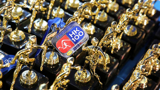 10:00:17！游培泉获2020港百冠军！细数港百十年精彩瞬间