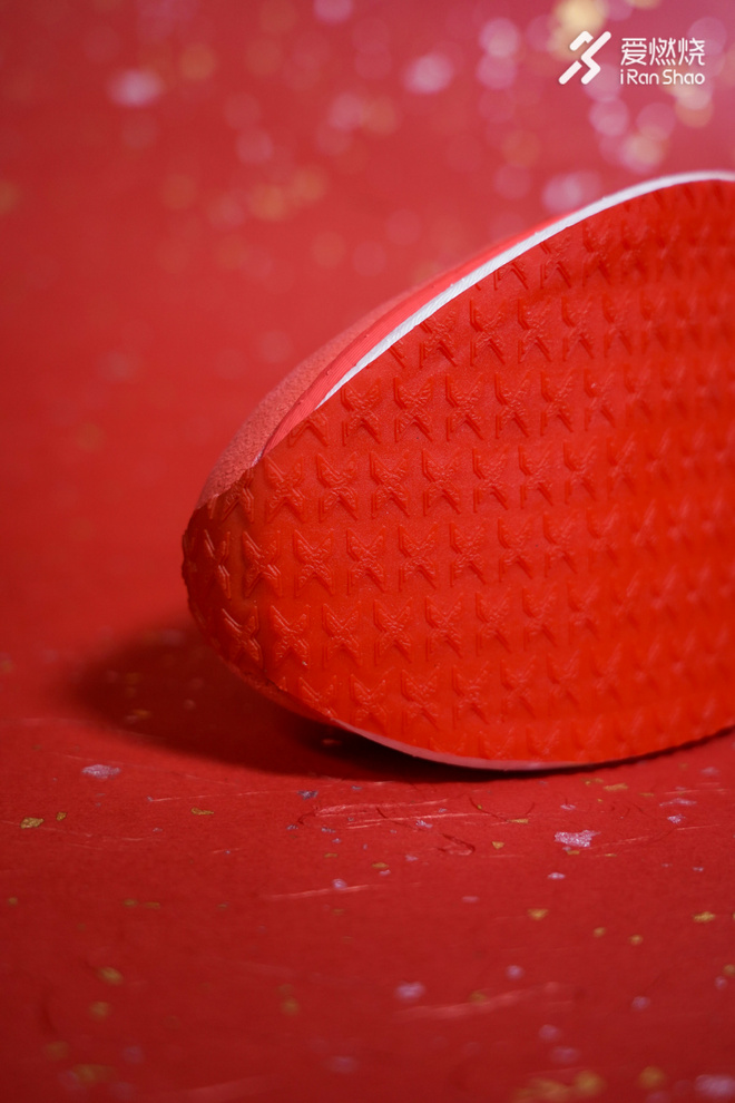 开箱 | 见证中国速度 特步竞速160X