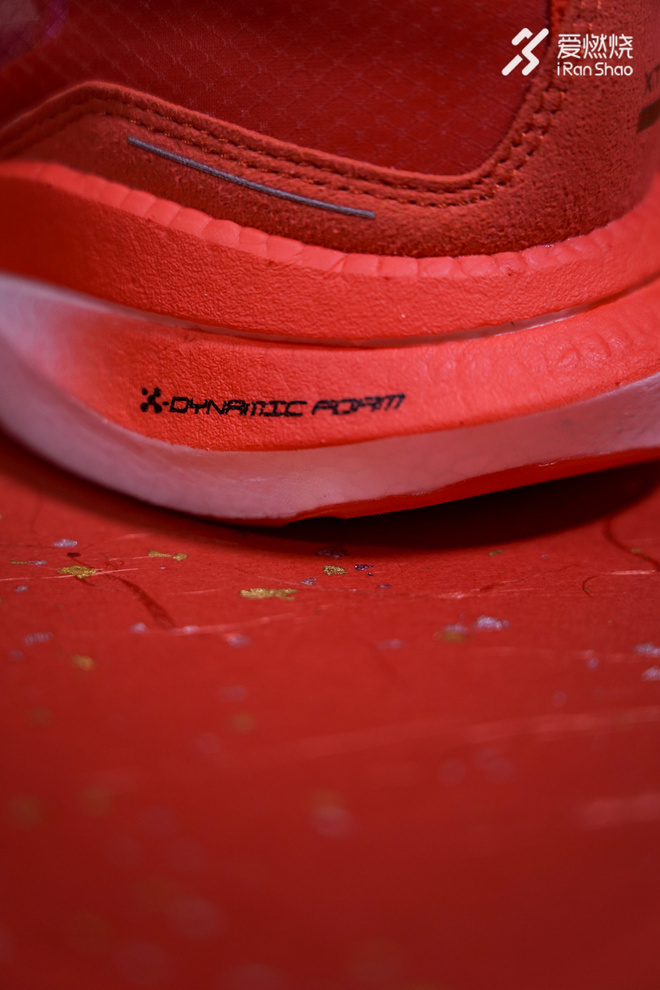 开箱 | 见证中国速度 特步竞速160X