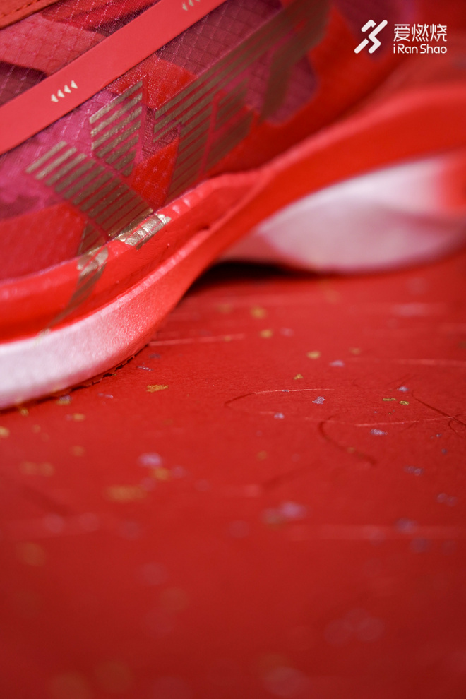 开箱 | 见证中国速度 特步竞速160X