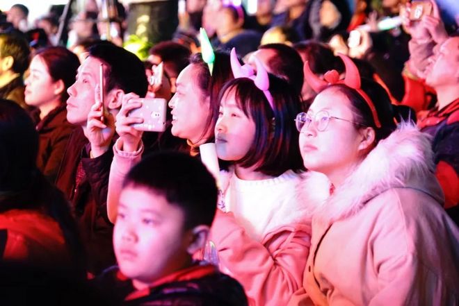 1月12日沸腾仁马，仁寿全城狂欢，你是否也对它流连忘返？