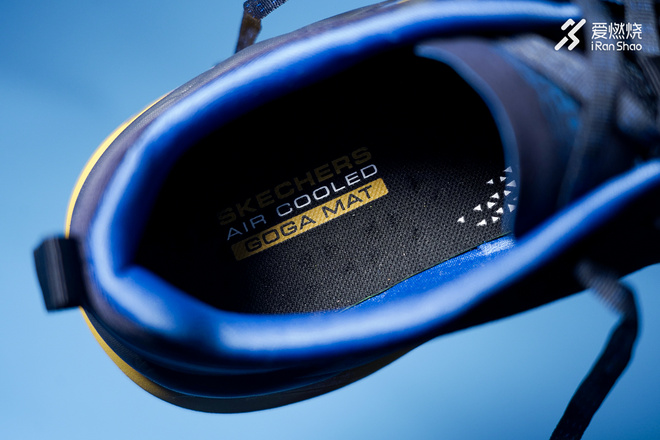 开箱 | 缓震拉满 SKECHERS（斯凯奇）MAX CUSHIONING ULTIMATE