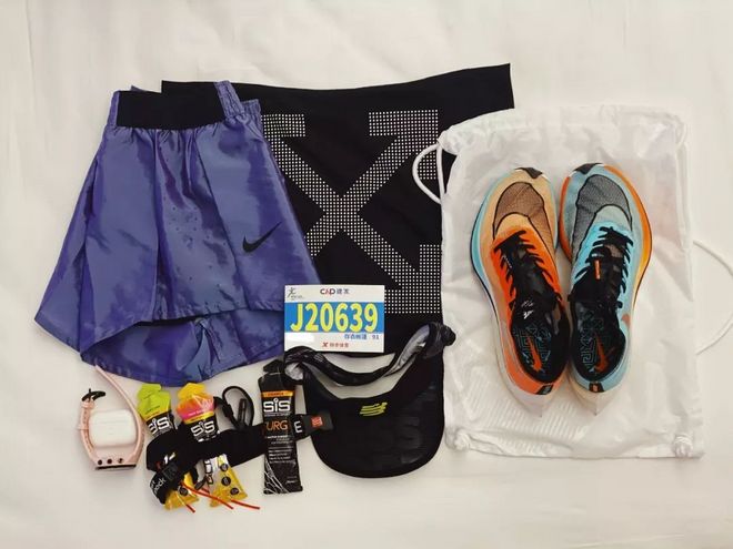 一个跑渣得想点儿什么才能熬过42.195公里？