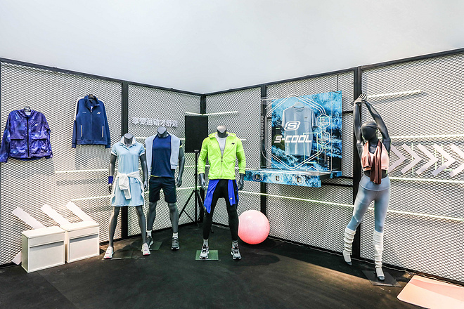 走进斯凯奇2020春夏新品预览 引领复古潮流新篇章