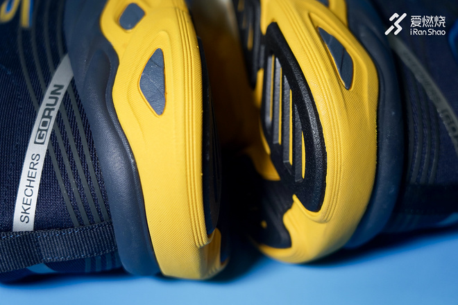 开箱 | 缓震拉满 SKECHERS（斯凯奇）MAX CUSHIONING ULTIMATE