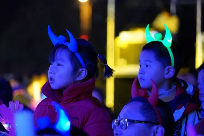 1月12日沸腾仁马，仁寿全城狂欢，你是否也对它流连忘返？