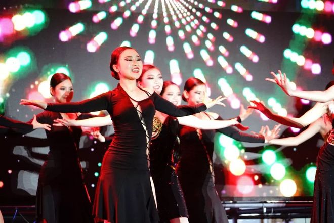 1月12日沸腾仁马，仁寿全城狂欢，你是否也对它流连忘返？