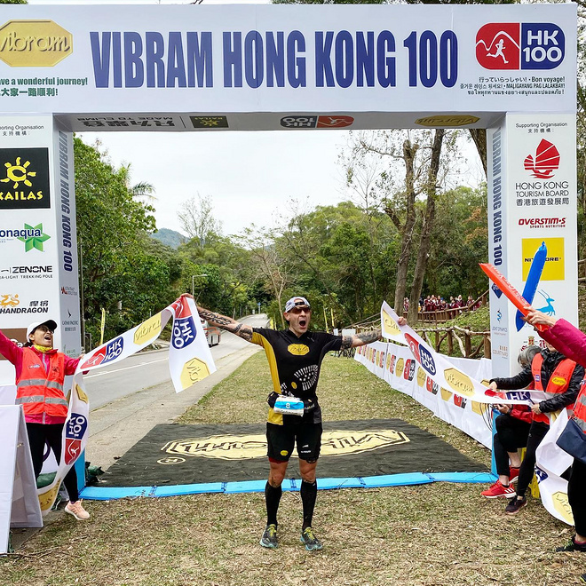 10:00:17！游培泉获2020港百冠军！细数港百十年精彩瞬间