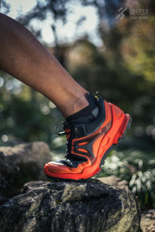 在路边走着走着，突然就想跑越野了