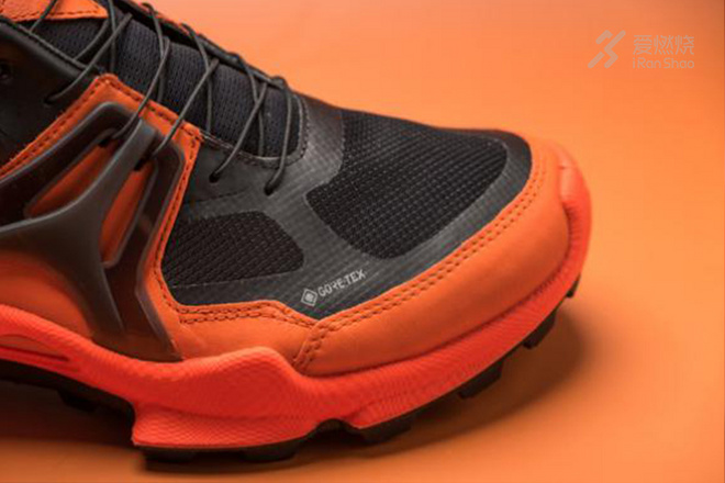 在路边走着走着，突然就想跑越野了