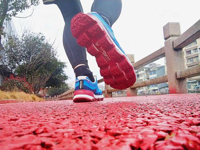 好靓好弹好清爽--诺诗兰SKY1.0多路面跑鞋体验