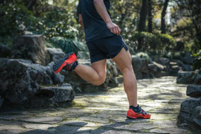 在路边走着走着，突然就想跑越野了