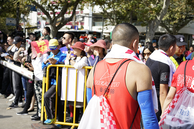 办一场马拉松比赛要花多少钱？