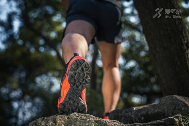 在路边走着走着，突然就想跑越野了