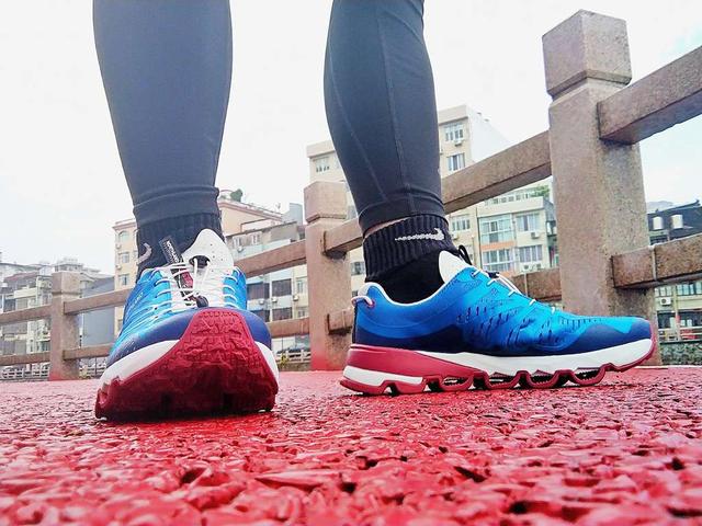 好靓好弹好清爽--诺诗兰SKY1.0多路面跑鞋体验