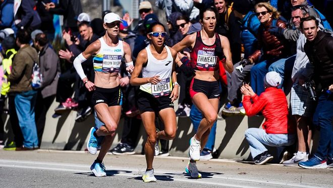 对比美国精英选手穿的跑鞋 我们发现……